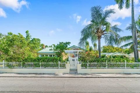 $499,000 | 629 Selkirk Street, West Palm Beach, FL 33405