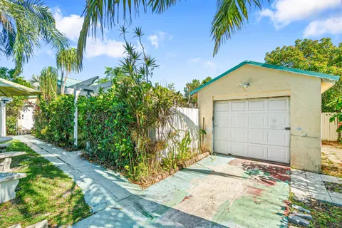 $499,000 | 629 Selkirk Street, West Palm Beach, FL 33405