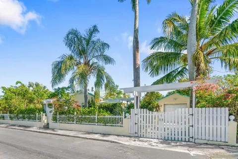 $499,000 | 629 Selkirk Street, West Palm Beach, FL 33405