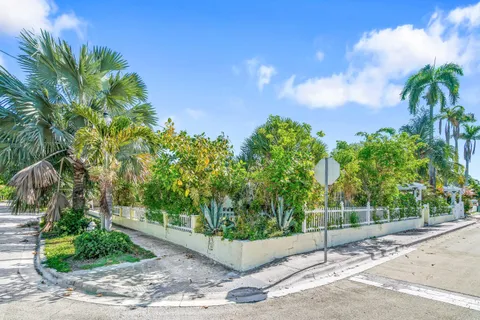 $499,000 | 629 Selkirk Street, West Palm Beach, FL 33405