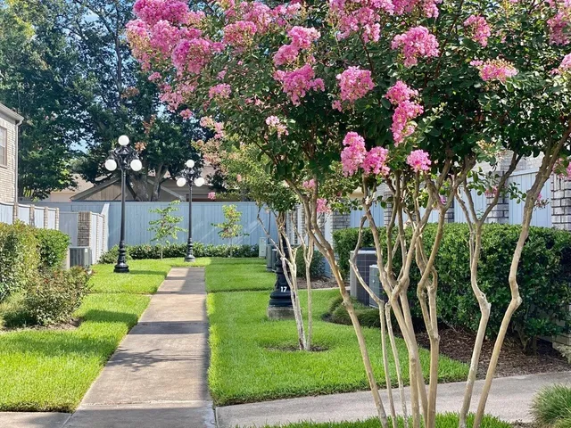 $210,000 | 632 Wilcrest Drive, Unit 632, Houston, TX 77042