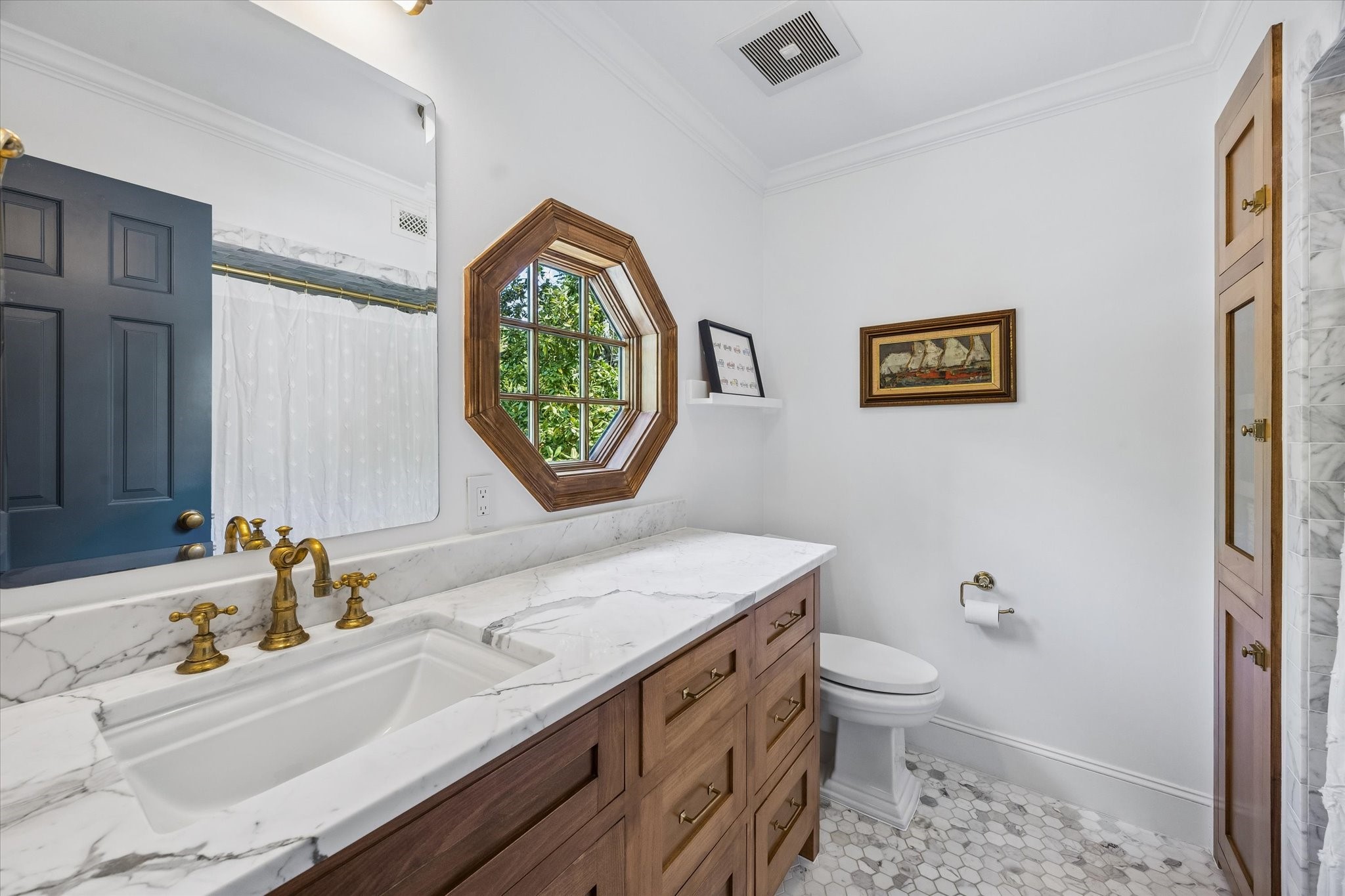 2153 Looscan Lane Houston, TX 77019 - Photo 37 of 48 Secondary Bathroom