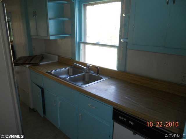 3867 Spring Grove Avenue Spring Grove, VA 23881 - Photo 6 of 6 Kitchen