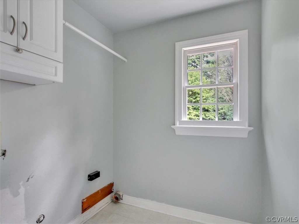 13110 Carters Way Road Chesterfield, VA 23838 - Photo 26 of 31 an empty room with a window