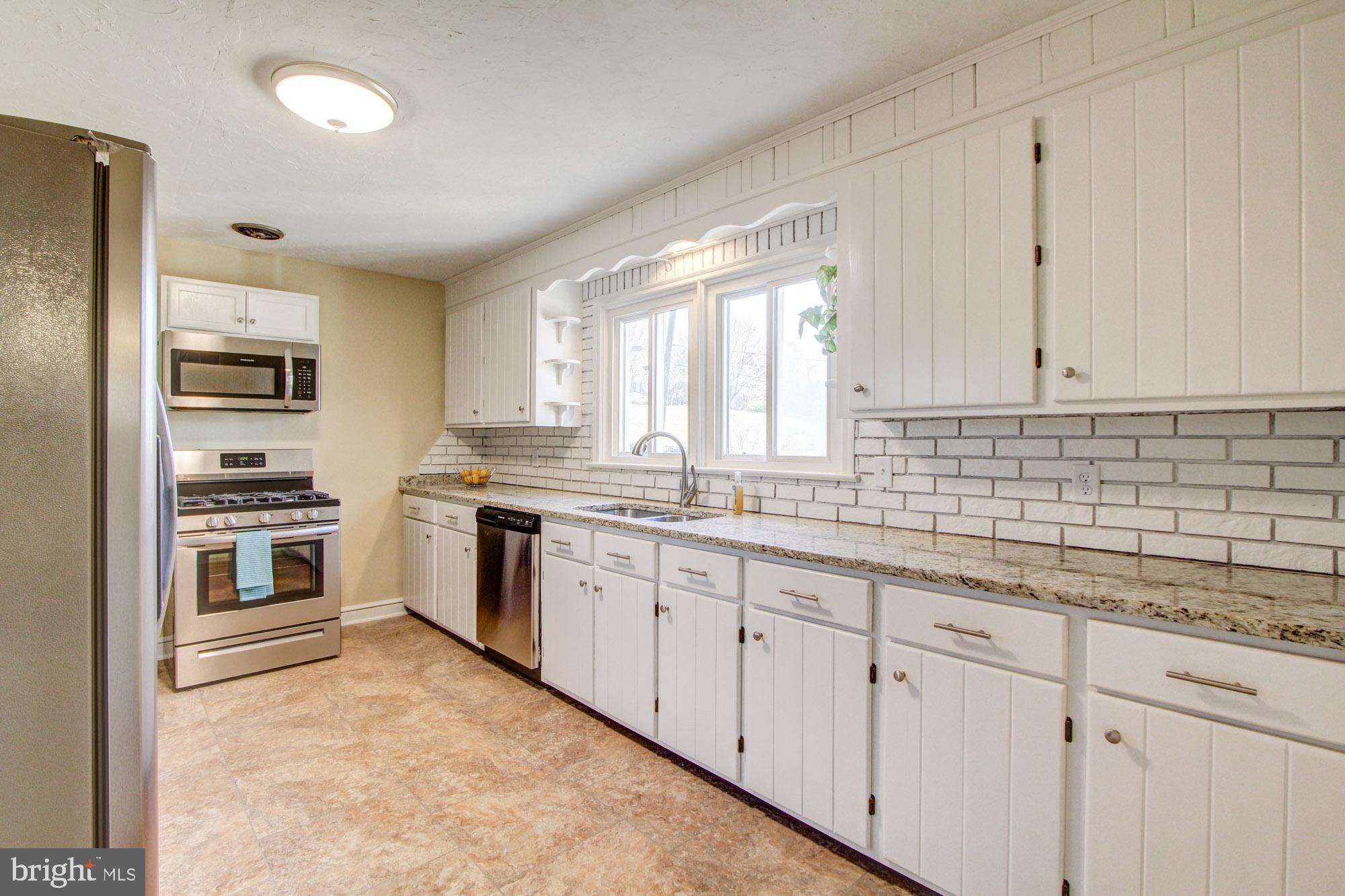 1003 Smith Hill Road York, PA 17408 - Photo 5 of 26 Gallery Image 5
