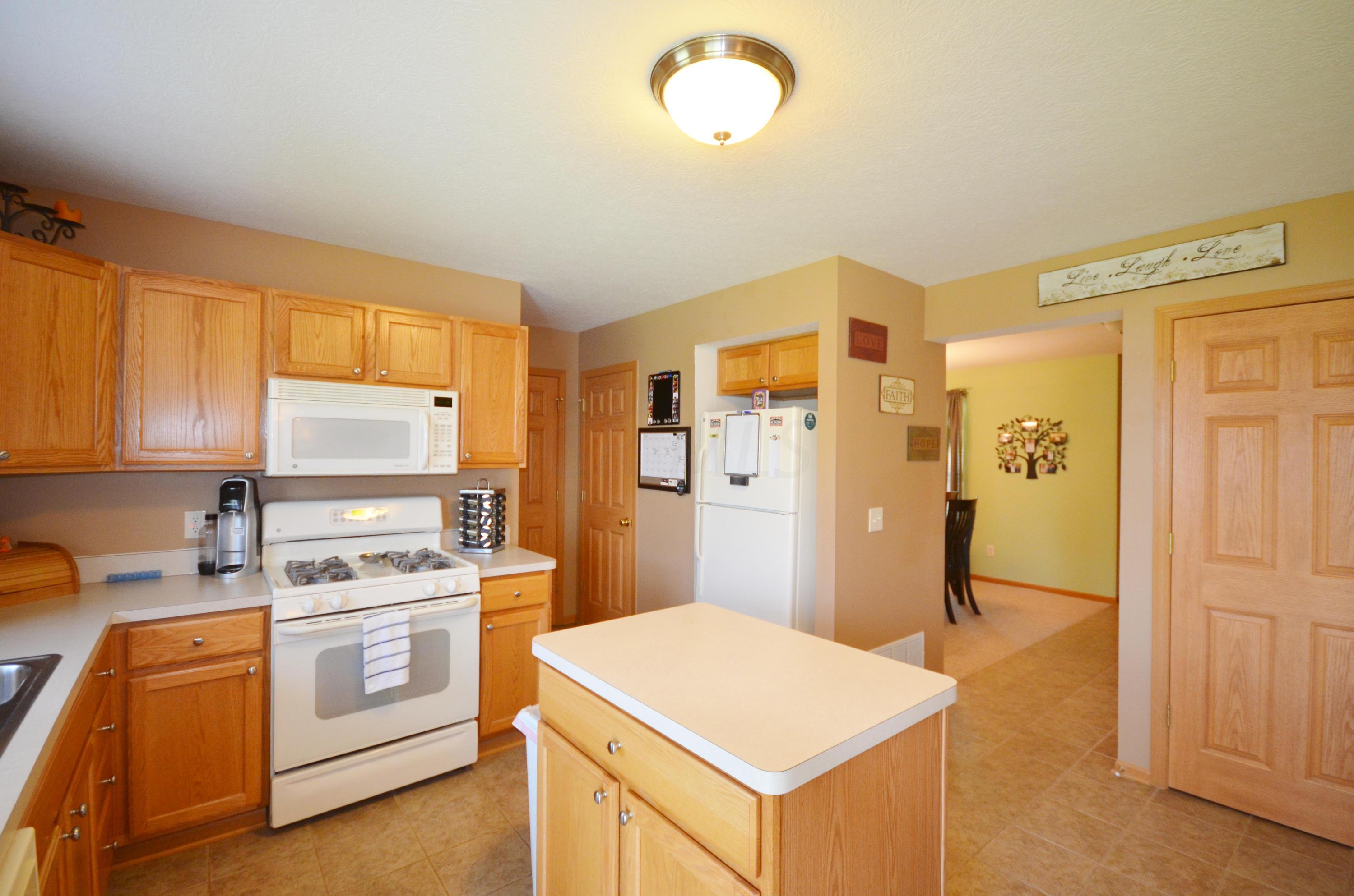 354 Shellbark Road Marysville, OH 43040 - Photo 7 of 49 Gallery Image 7