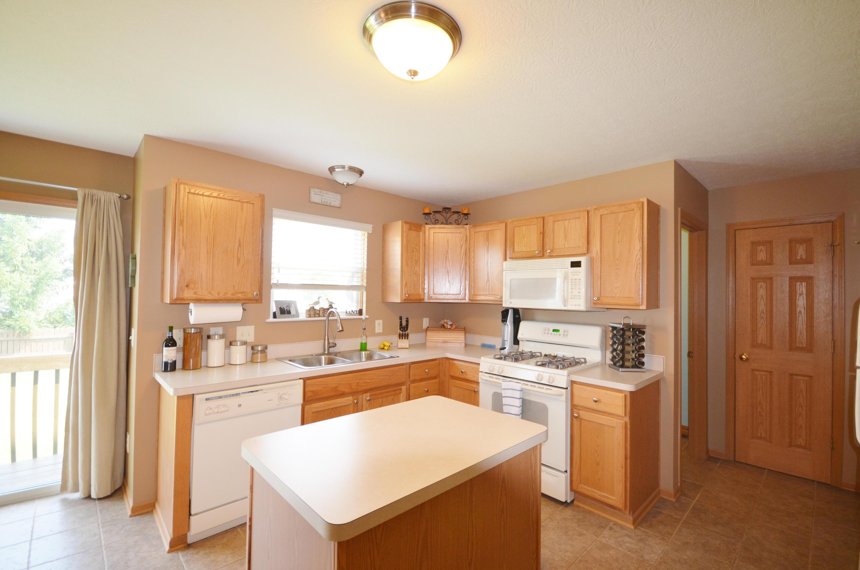 354 Shellbark Road Marysville, OH 43040 - Photo 9 of 49 Gallery Image 9