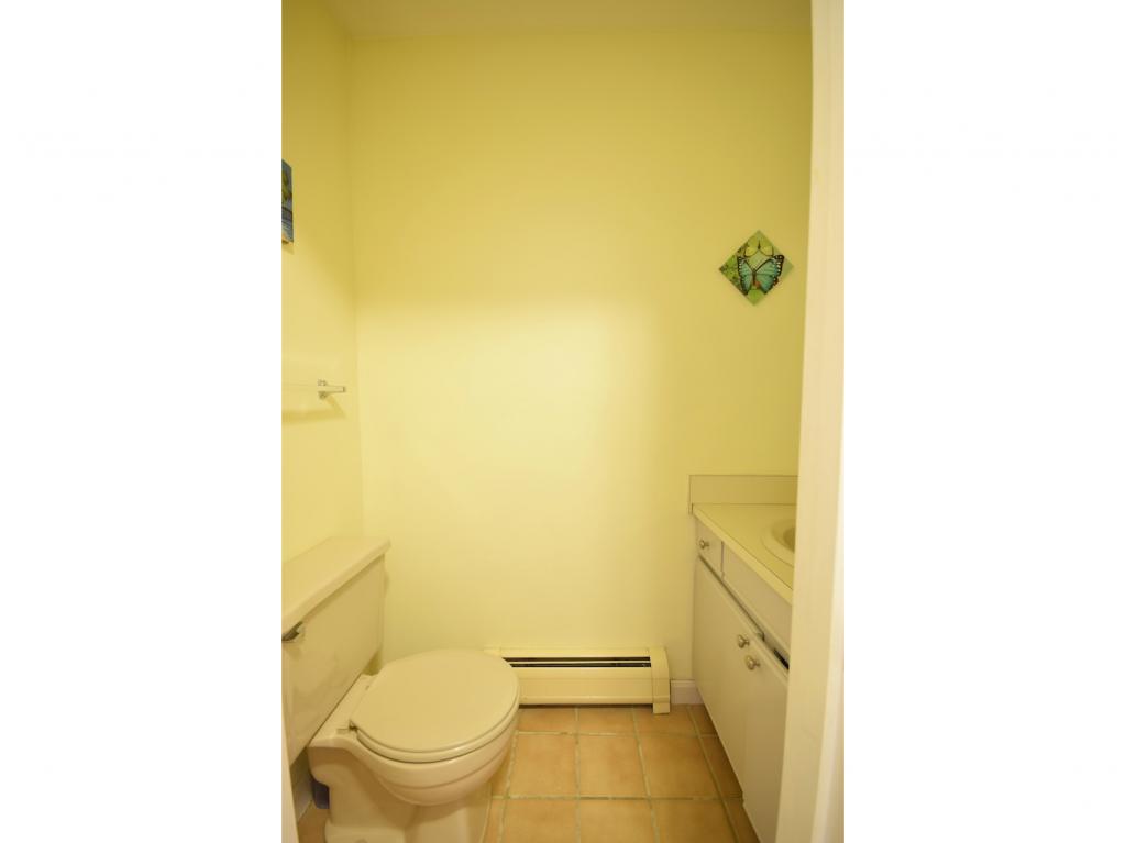 216 Locust Hill Road, Unit 216 Shelburne, VT 05482 - Photo 7 of 15 Gallery Image 7