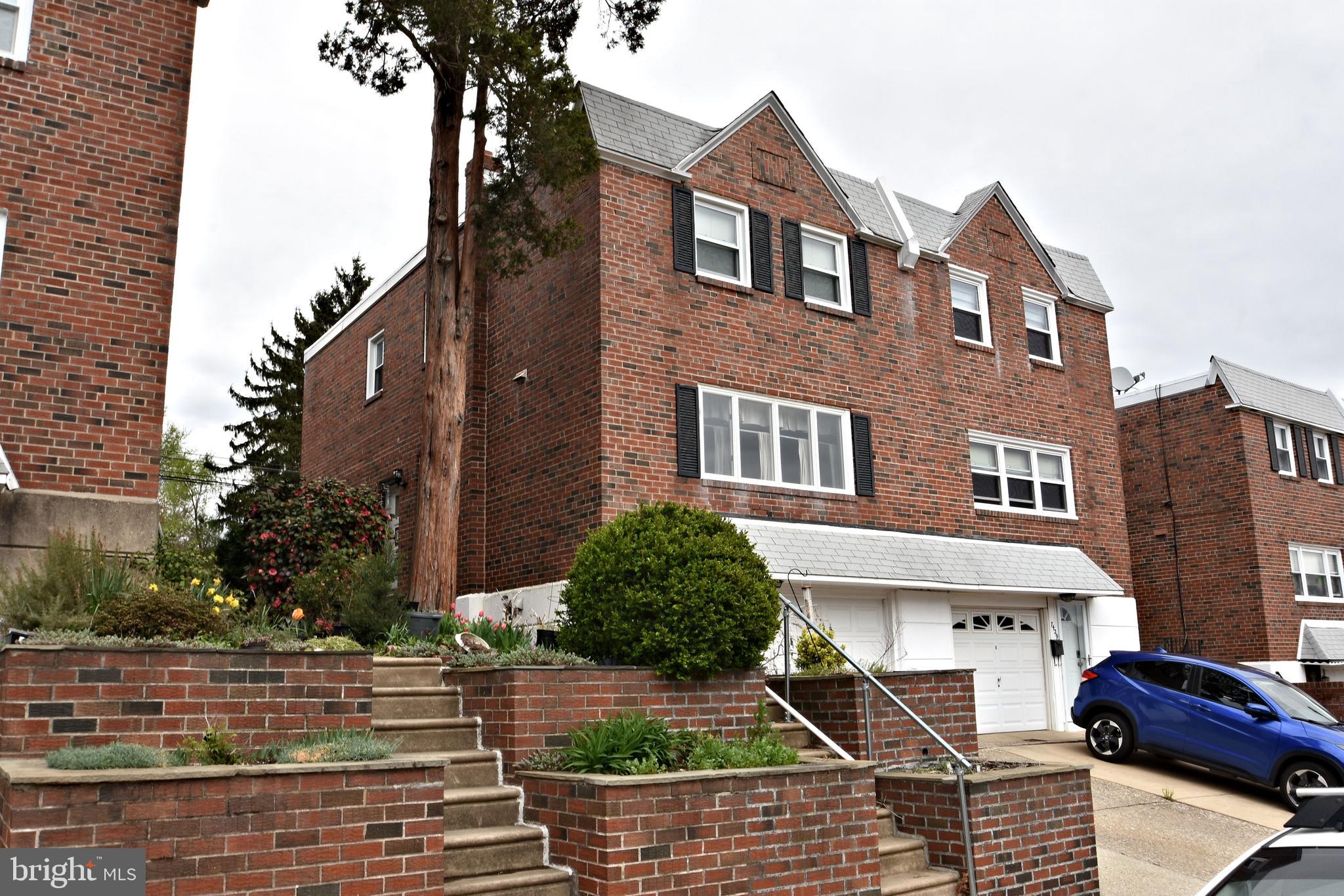 7431 Hill Road Philadelphia, PA 19128 - Photo 1 of 31 Exterior side
