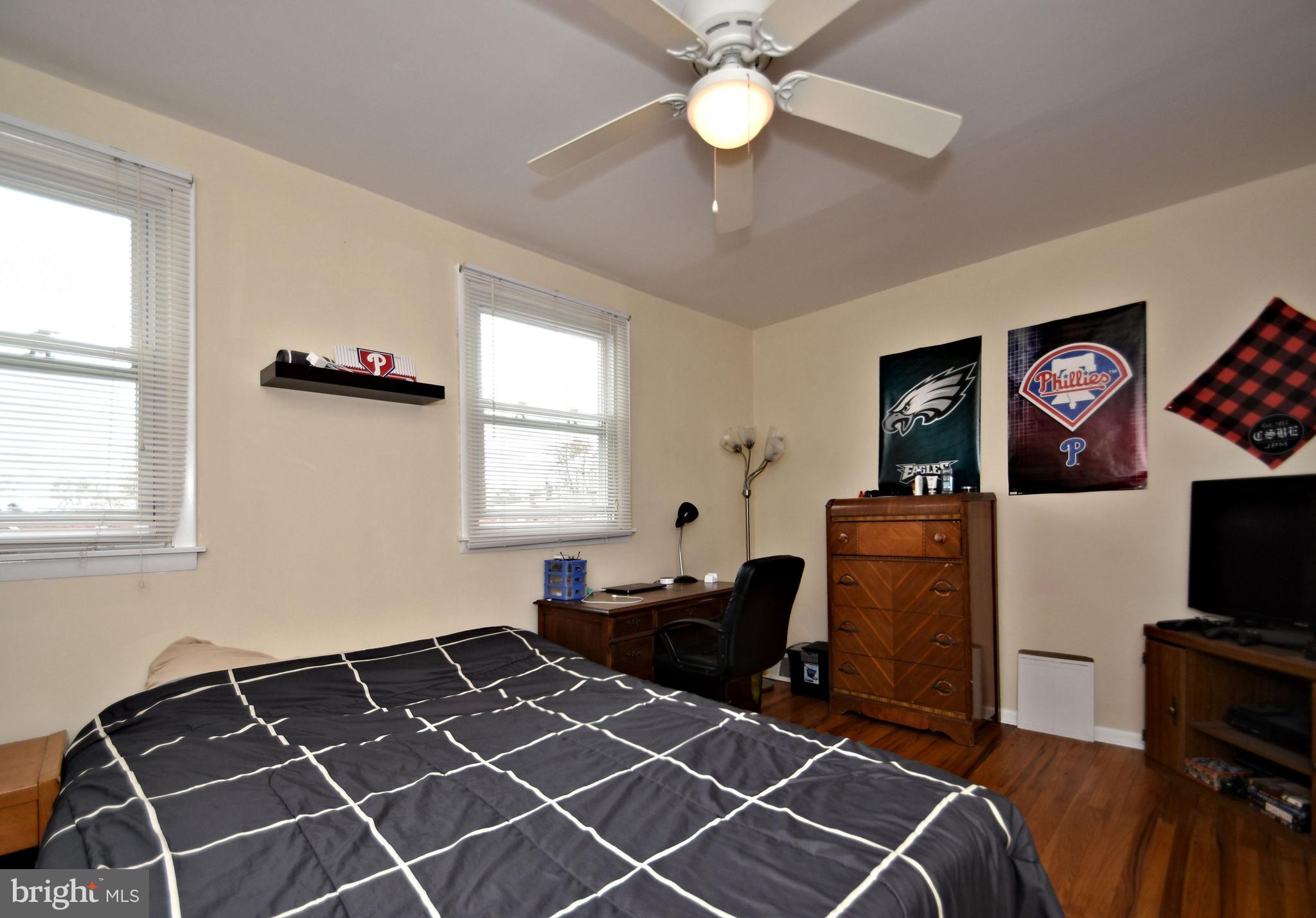 7431 Hill Road Philadelphia, PA 19128 - Photo 22 of 31 Second bedroom