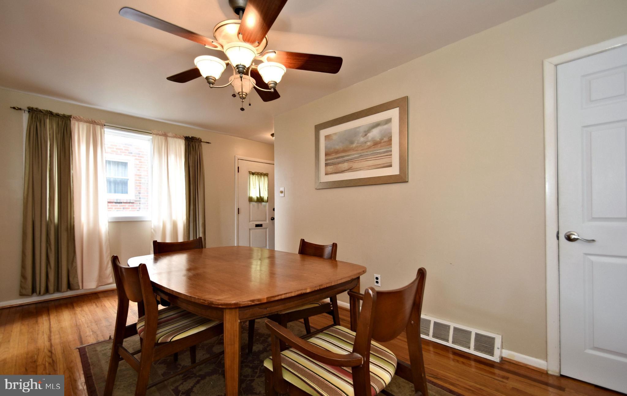 7431 Hill Road Philadelphia, PA 19128 - Photo 9 of 31 Dining room