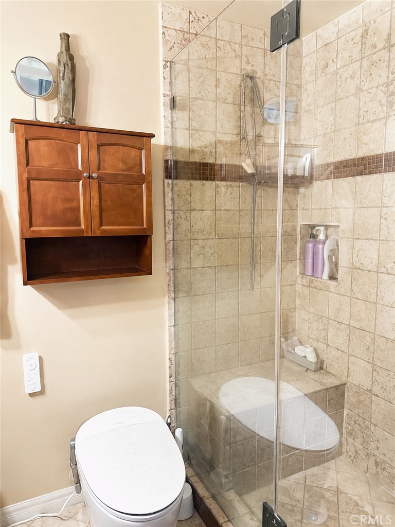 5246 St George Road Westminster, CA 92683 - Photo 35 of 47 Master bath