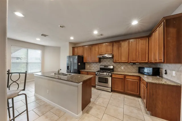 $2,600 | 13907 Normandy Court, Sugar Land, TX 77498