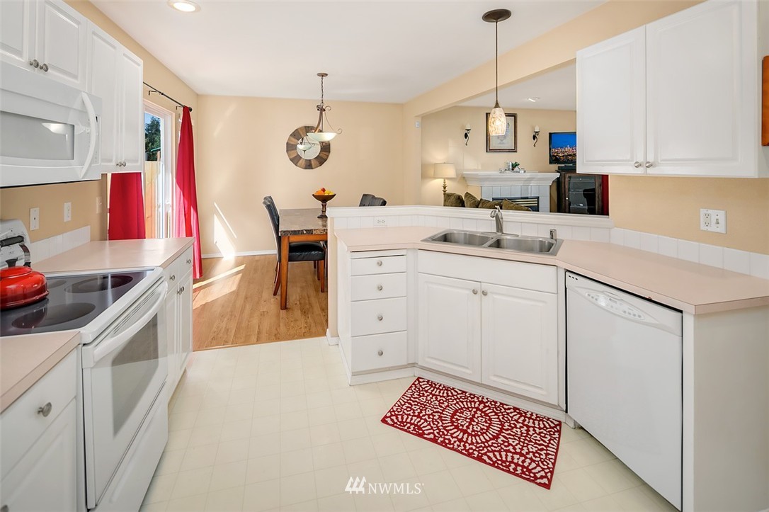 3713 Northeast 5th Street Renton, WA 98056 - Photo 11 of 22