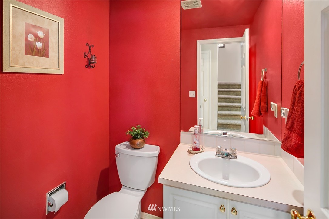 3713 Northeast 5th Street Renton, WA 98056 - Photo 13 of 22