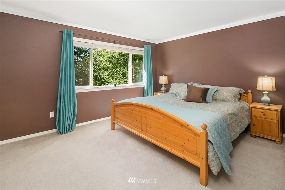 3713 Northeast 5th Street Renton, WA 98056 - Photo 14 of 22
