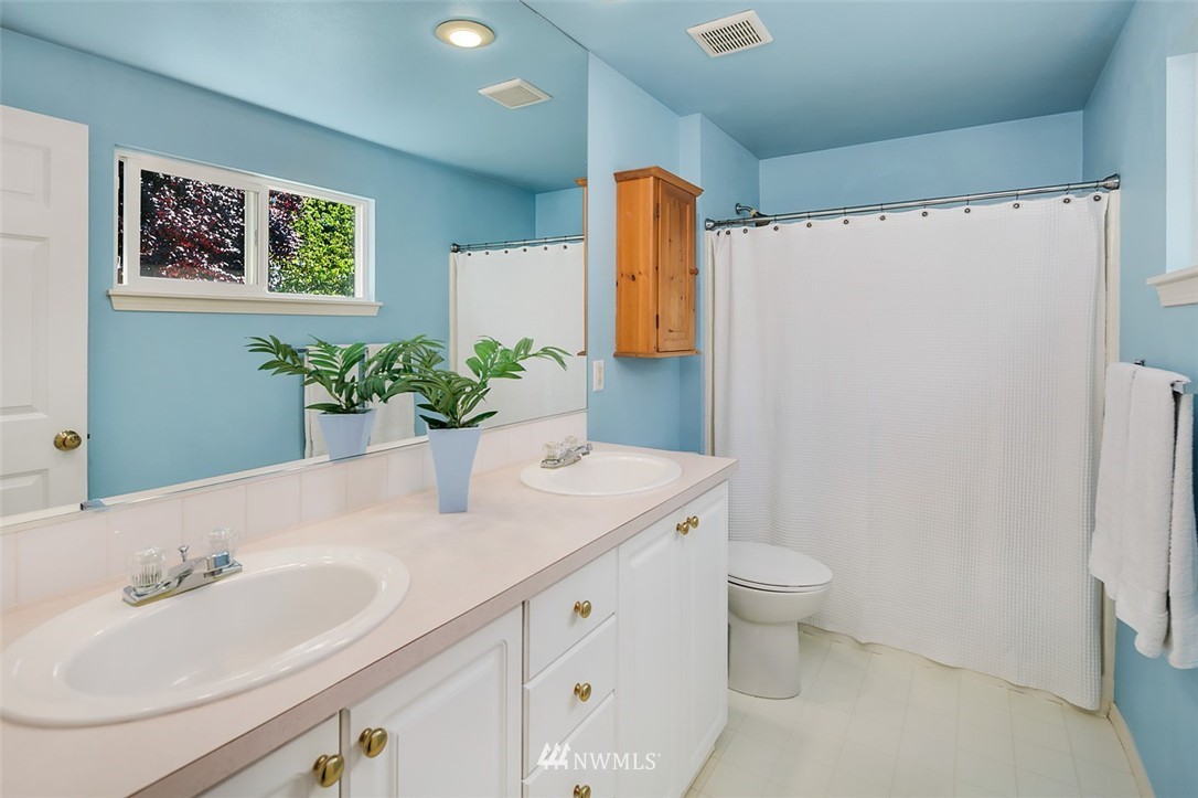 3713 Northeast 5th Street Renton, WA 98056 - Photo 15 of 22