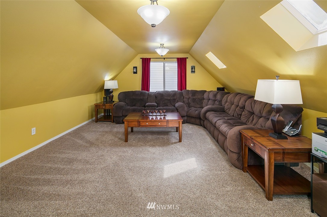 3713 Northeast 5th Street Renton, WA 98056 - Photo 19 of 22
