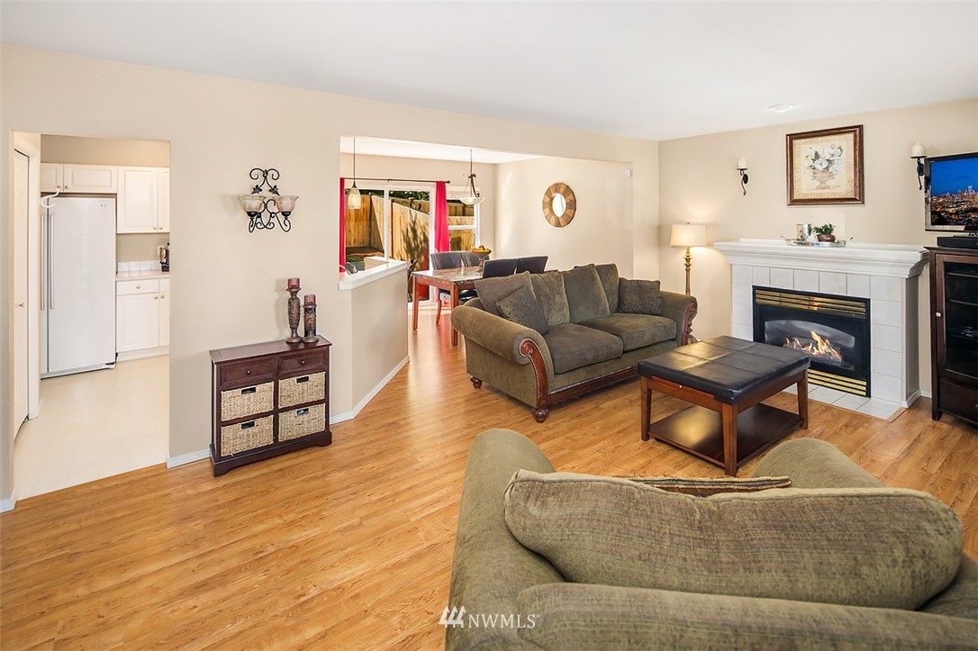 3713 Northeast 5th Street Renton, WA 98056 - Photo 6 of 22