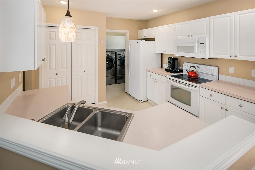 3713 Northeast 5th Street Renton, WA 98056 - Photo 10 of 22