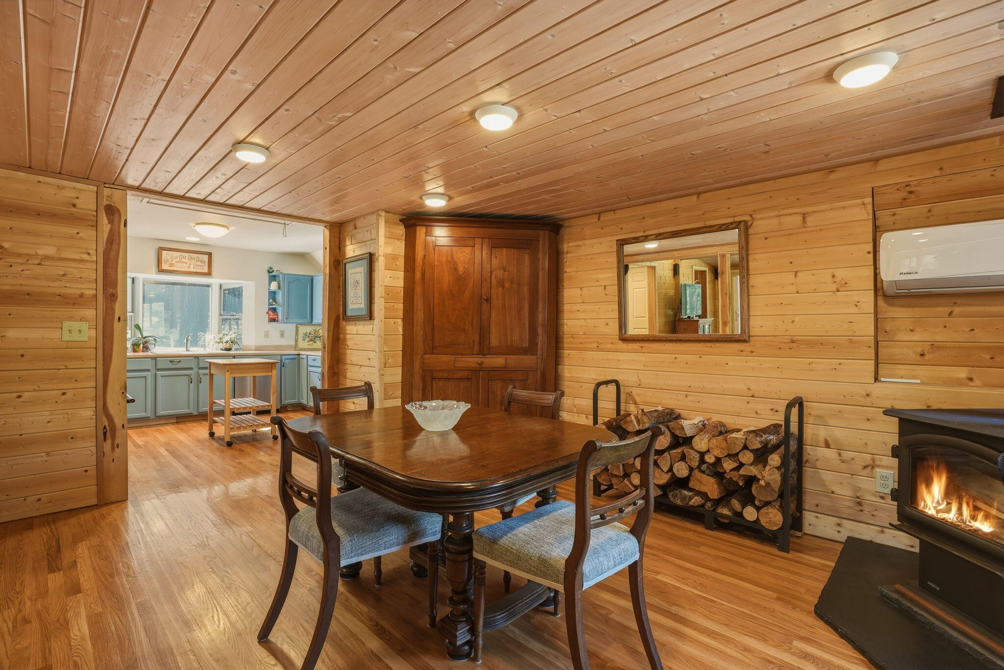 15020 Remuda Road Sisters, OR 97759 - Photo 17 of 61 Dining Area with Wood Stove