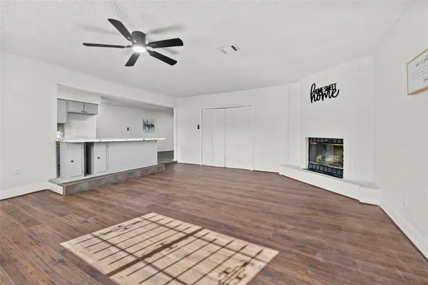 $1,950 | 10027 Valley Sun Drive, Houston, TX 77078