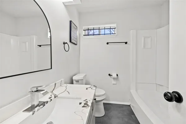 $1,950 | 10027 Valley Sun Drive, Houston, TX 77078