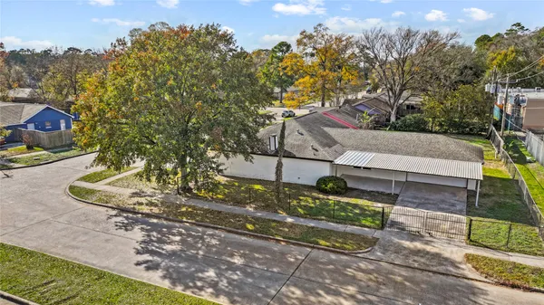 $1,950 | 10027 Valley Sun Drive, Houston, TX 77078