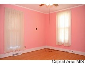 1053 Osburn Avenue Springfield, IL 62702 - Photo 8 of 12 Gallery Image 8