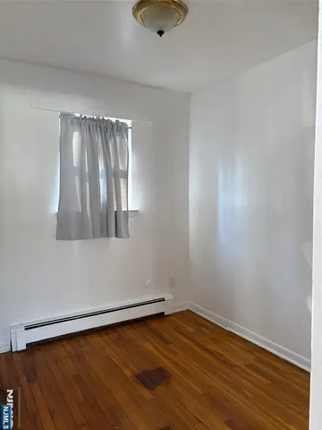 $1,450 | 522 Columbia Avenue, Unit 1, Fort Lee, NJ 07024