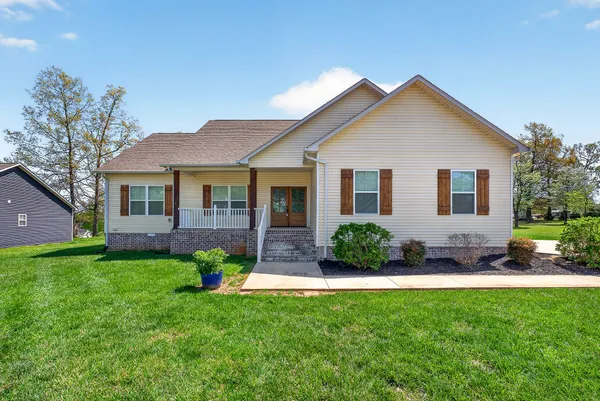 $384,900 | 750 Honeysuckle Lane, Sparta, TN 38583