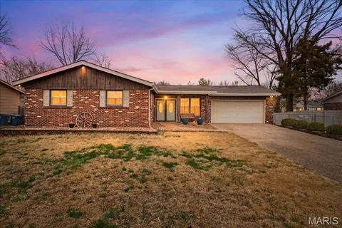 $320,000 | 139 Cole Boulevard, St. Charles, MO 63301