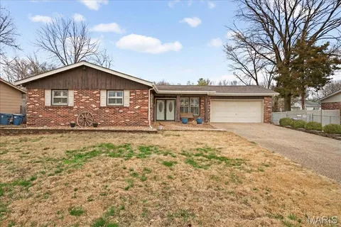 $320,000 | 139 Cole Boulevard, St. Charles, MO 63301