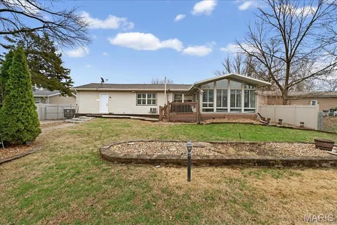 $320,000 | 139 Cole Boulevard, St. Charles, MO 63301