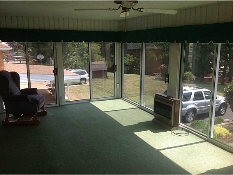 23 Bellview Drive McKees Rocks, PA 15136 - Photo 16 of 20 Sunroom.