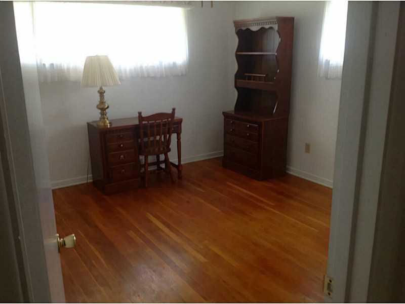 23 Bellview Drive McKees Rocks, PA 15136 - Photo 7 of 20 Bedroom.