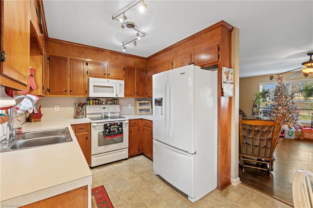 1586 Riverview Rd Extension Lexington, NC 27292 - Photo 13 of 49