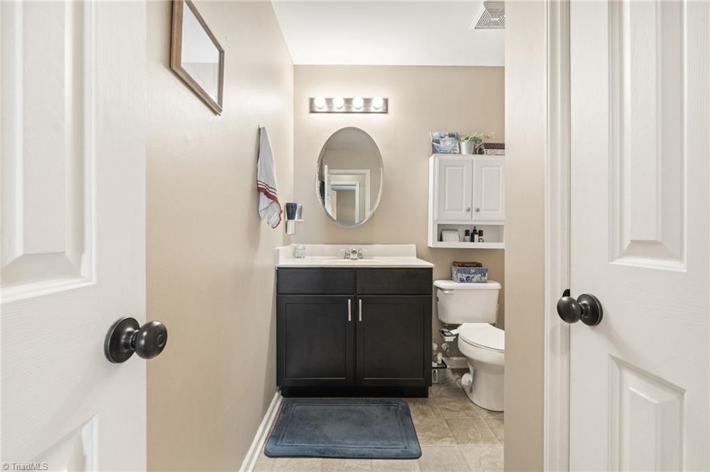 1586 Riverview Rd Extension Lexington, NC 27292 - Photo 22 of 49 Secondary Bathroom