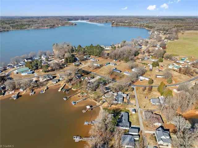 $575,000 | 1586 Riverview Rd Extension, Lexington, NC 27292