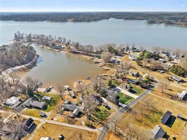 $575,000 | 1586 Riverview Rd Extension, Lexington, NC 27292