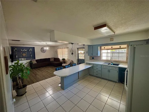 $349,900 | 628 West Seminole Avenue, Eustis, FL 32726