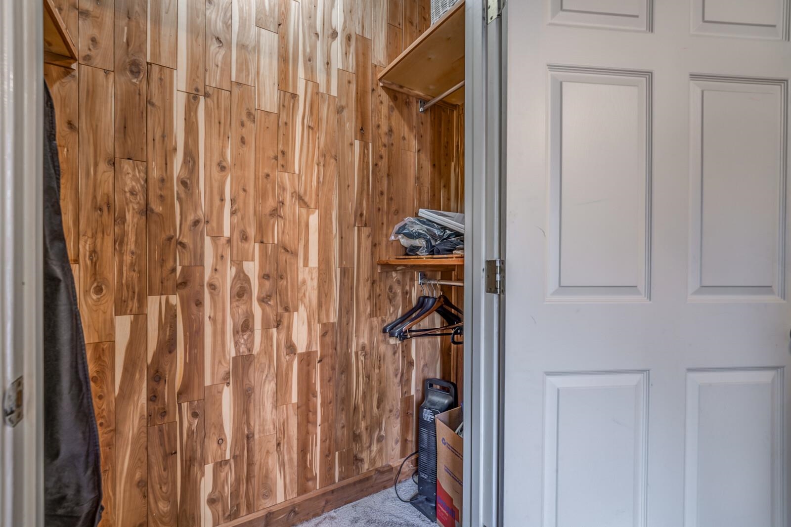 601 North Walnut Bend Road Memphis, TN 38018 - Photo 12 of 25 a view of walk in closet