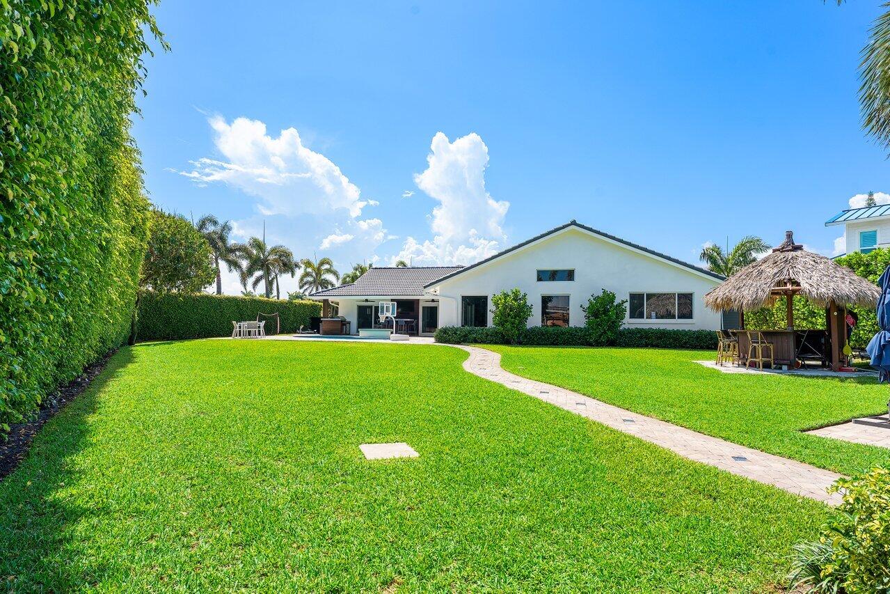 7700 Northeast Spanish Trail Court Boca Raton, FL 33487 - Photo 4 of 30 22
