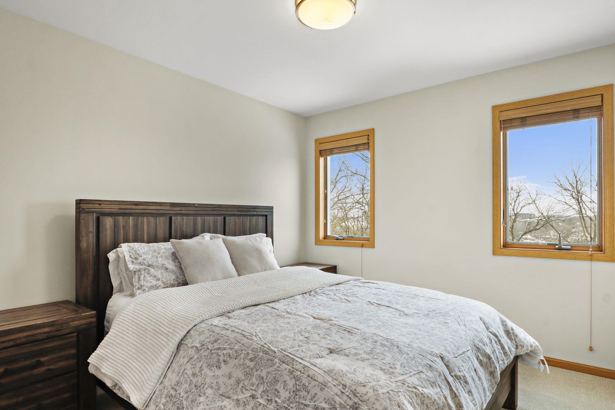 4013 Cosgrove Drive Madison, WI 53719 - Photo 16 of 35