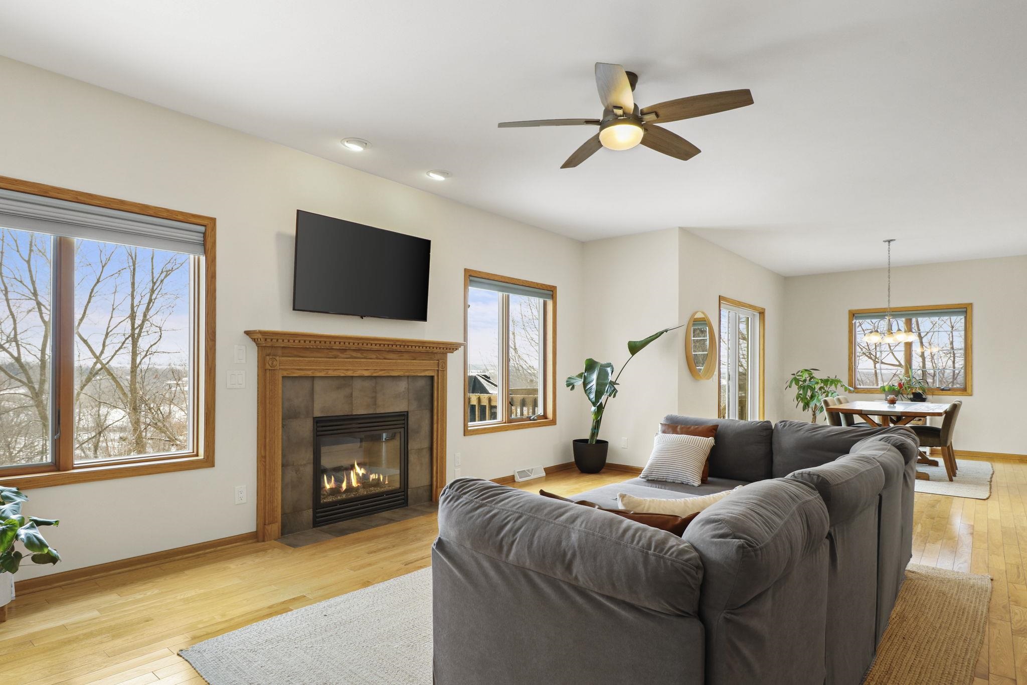 4013 Cosgrove Drive Madison, WI 53719 - Photo 5 of 35