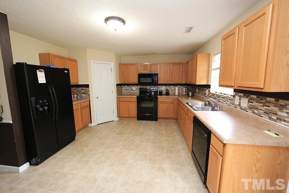 120 Dabney Ridge Place Garner, NC 27529 - Photo 4 of 13 Gallery Image 4