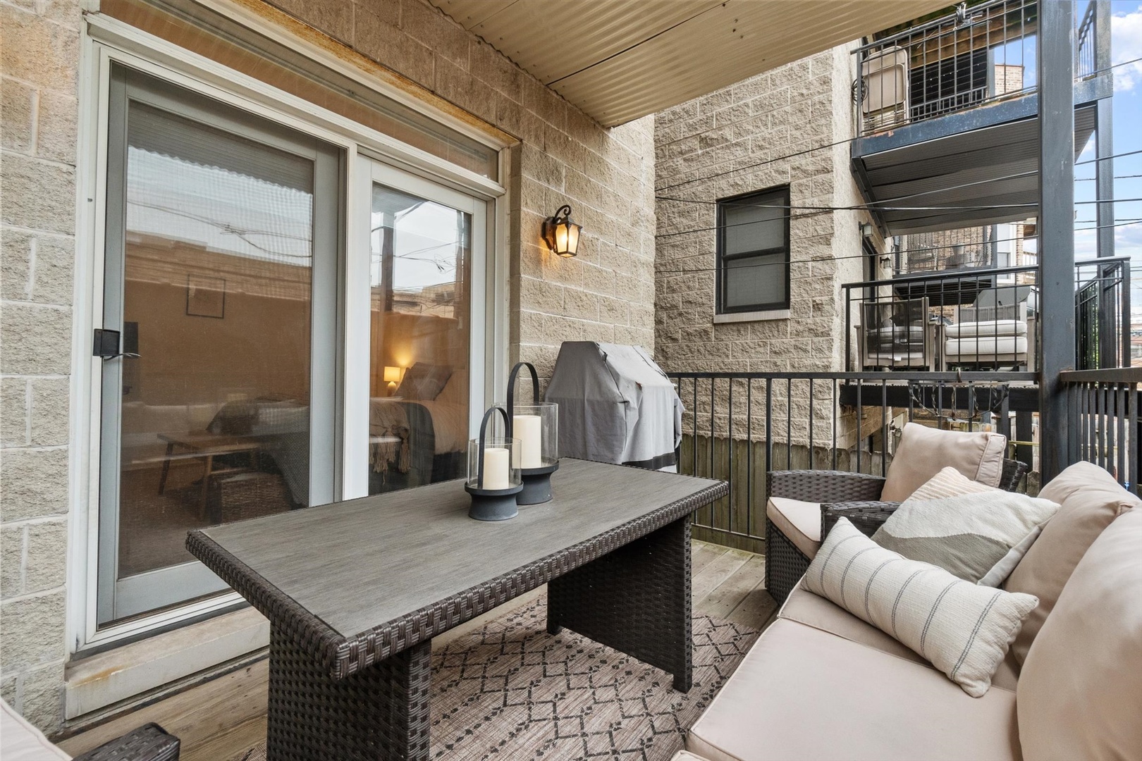 3531 North Reta Avenue, Unit 1 Chicago, IL 60657 - Photo 34 of 63 a view of a livingroom with furniture