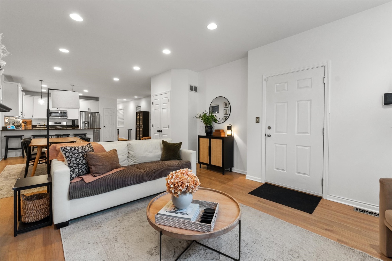 3531 North Reta Avenue, Unit 1 Chicago, IL 60657 - Photo 5 of 63 a living room with furniture and a wooden floor