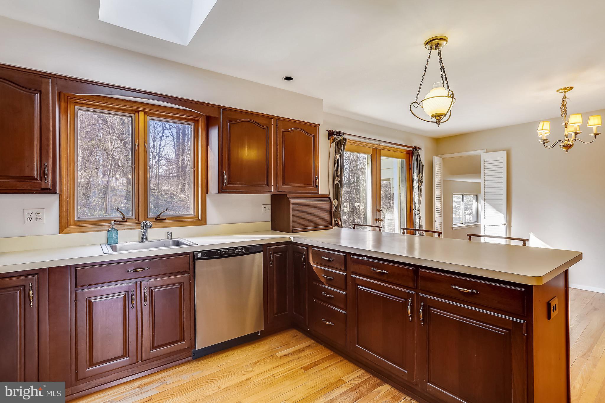 9708 Laconia Drive Adelphi, MD 20783 - Photo 8 of 38