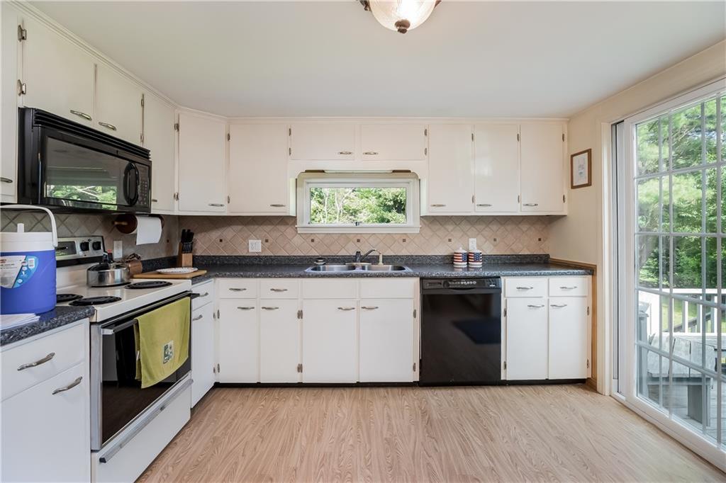 7 Ross Road Kennebunk, ME 04043 - Photo 11 of 25 Photo